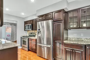 5315 Cypress Cir, Gurnee, IL 60031 - Photo 5