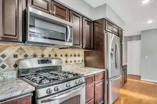 5315 Cypress Cir, Gurnee, IL 60031 - Photo 7