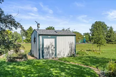 135 Chesterfield Drive, Oswego, IL 60543 - Photo 23