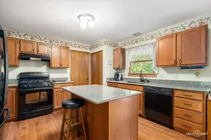 135 Chesterfield Dr, Oswego, IL 60543 - Photo 9