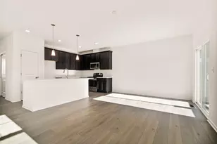 327 Kingsport Dr, South Elgin, IL 60177 - Photo 9