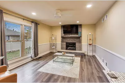 239 Nita Lane, Libertyville, IL 60048 - Photo 9