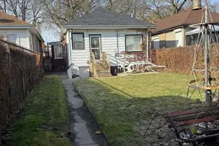 8239 S Ridgeland Ave, Chicago, IL 60617 - Photo 15