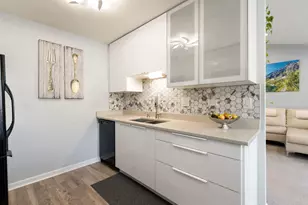 748 Sterling Ct, Bartlett, IL 60103 - Photo 9