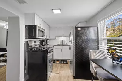 4249 N Central Park Avenue, Chicago, IL 60618 - Photo 25