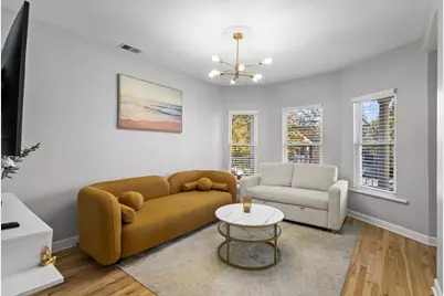 4249 N Central Park Avenue, Chicago, IL 60618 - Photo 5