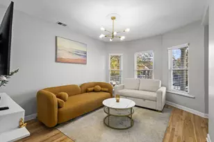 4249 N Central Park Ave, Chicago, IL 60618 - Photo 5