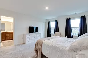 1017 Atterberg Rd, South Elgin, IL 60177 - Photo 11