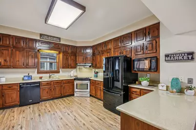 404 E Benton Street, Morris, IL 60450 - Photo 9