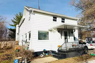 816 E Elm St, Hoopeston, IL 60942 - Photo 1