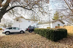 816 E Elm St, Hoopeston, IL 60942 - Photo 3