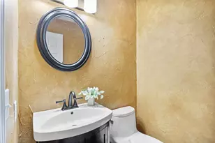 8 Burgundy Ct, Bloomington, IL 61704 - Photo 37