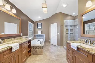 8 Burgundy Ct, Bloomington, IL 61704 - Photo 43