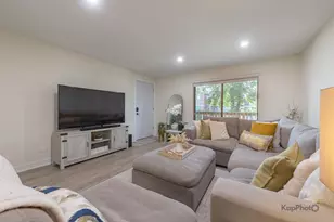 6612 W 64th Pl, Chicago, IL 60638 - Photo 3