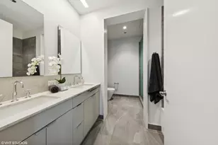 61 E Banks St, Chicago, IL 60610 - Photo 11