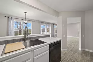 221 Mistwood Ln, Crystal Lake, IL 60014 - Photo 11