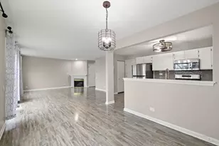 221 Mistwood Ln, Crystal Lake, IL 60014 - Photo 9