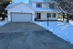 106 Windward Ln, Rochelle, IL 61068 - Photo 1