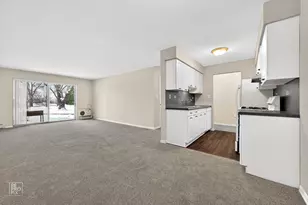 1198 Royal Glen Dr, Glen Ellyn, IL 60137 - Photo 5