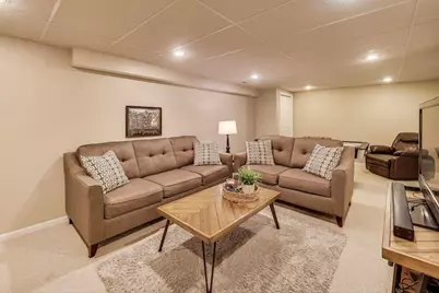 461 Evergreen Drive, Vernon Hills, IL 60061 - Photo 19