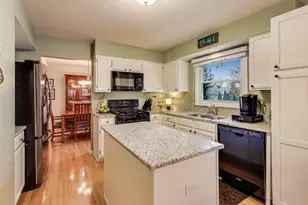 461 Evergreen Dr, Vernon Hills, IL 60061 - Photo 5