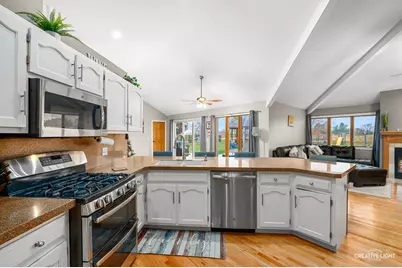 3735 W Nettle Creek Drive, Morris, IL 60450 - Photo 9