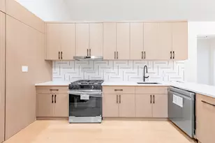 7930 S Kenwood Ave, Chicago, IL 60619 - Photo 3