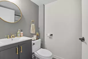 3550 W Montrose Ave, Chicago, IL 60618 - Photo 15