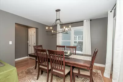 900 Glenmore Lane, Elgin, IL 60124 - Photo 9