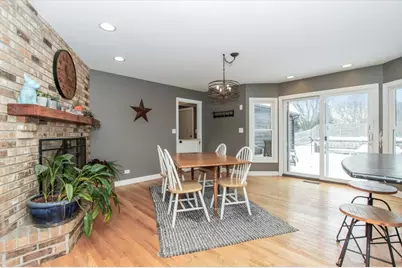 900 Glenmore Lane, Elgin, IL 60124 - Photo 17