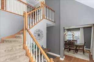 900 Glenmore Ln, Elgin, IL 60124 - Photo 3