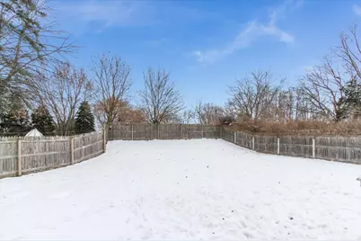 900 Glenmore Lane, Elgin, IL 60124 - Photo 29