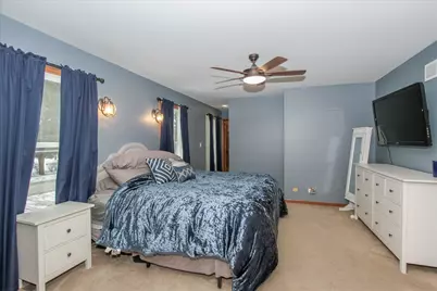 900 Glenmore Lane, Elgin, IL 60124 - Photo 21