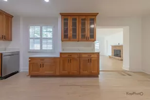 1783 Lee St, Des Plaines, IL 60018 - Photo 5