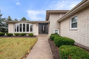 731 Highpoint Ct, Schaumburg, IL 60193 - Photo 3