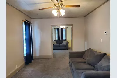 803 E Illinois Street, Freeport, IL 61032 - Photo 3