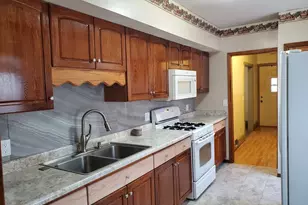 803 E Illinois St, Freeport, IL 61032 - Photo 7