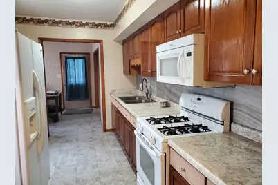 803 E Illinois Street, Freeport, IL 61032 - Photo 9