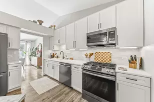 752 N Brookdale Dr, Schaumburg, IL 60194 - Photo 9