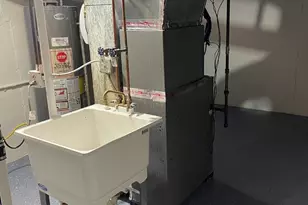 10059 Frontage Rd, Skokie, IL 60077 - Photo 9