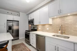 3530 N Lake Shore Dr, Chicago, IL 60657 - Photo 15