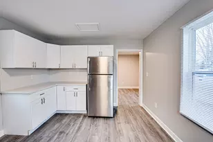 422 W 3rd St, Sandwich, IL 60548 - Photo 5