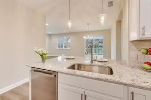 387 Masters Dr, Addison, IL 60101 - Photo 5