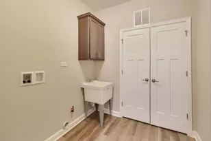 387 Masters Dr, Addison, IL 60101 - Photo 19