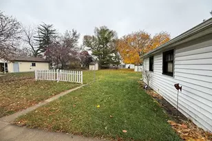 2054 Crosat St, Lasalle, IL 61301 - Photo 3