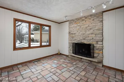 6724 Meadowcrest Drive, Downers Grove, IL 60516 - Photo 9