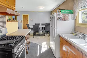 352 Sioux Ln, Carol Stream, IL 60188 - Photo 9