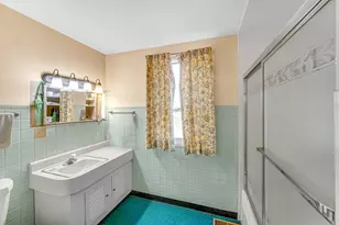 352 Sioux Ln, Carol Stream, IL 60188 - Photo 11