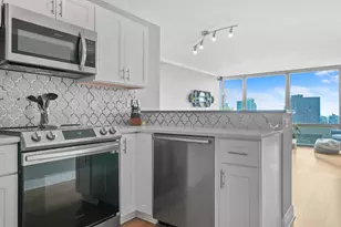 2 E Erie St, Chicago, IL 60611 - Photo 9