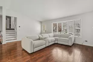 3668 N Grandview Ave, Gurnee, IL 60031 - Photo 3